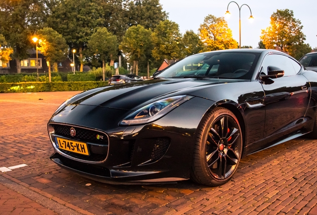 Jaguar F-TYPE R Coupé