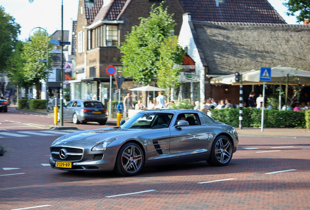 Mercedes-Benz SLS AMG