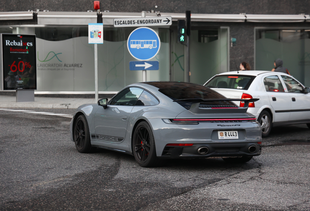 Porsche 992 Carrera 4 GTS