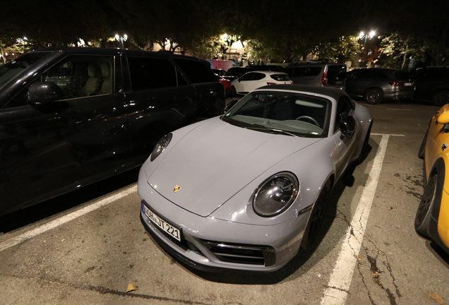 Porsche 992 Carrera 4 GTS Cabriolet