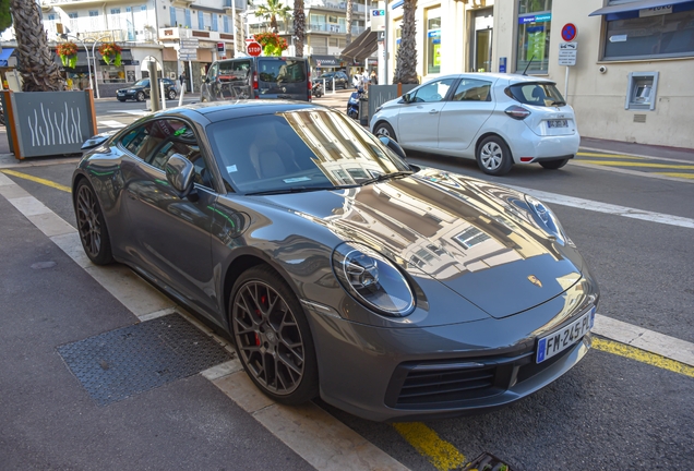 Porsche 992 Carrera 4S