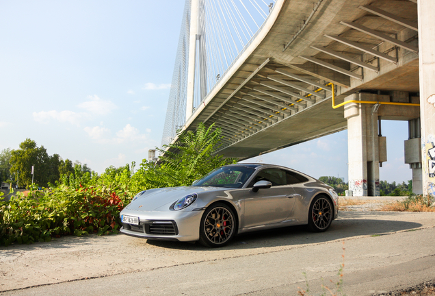 Porsche 992 Carrera 4S