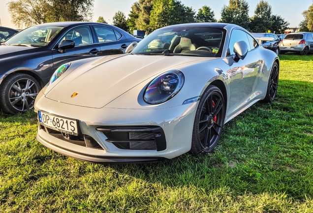 Porsche 992 Carrera GTS