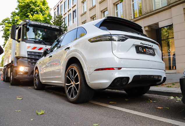 Porsche Cayenne Turbo S E-Hybrid