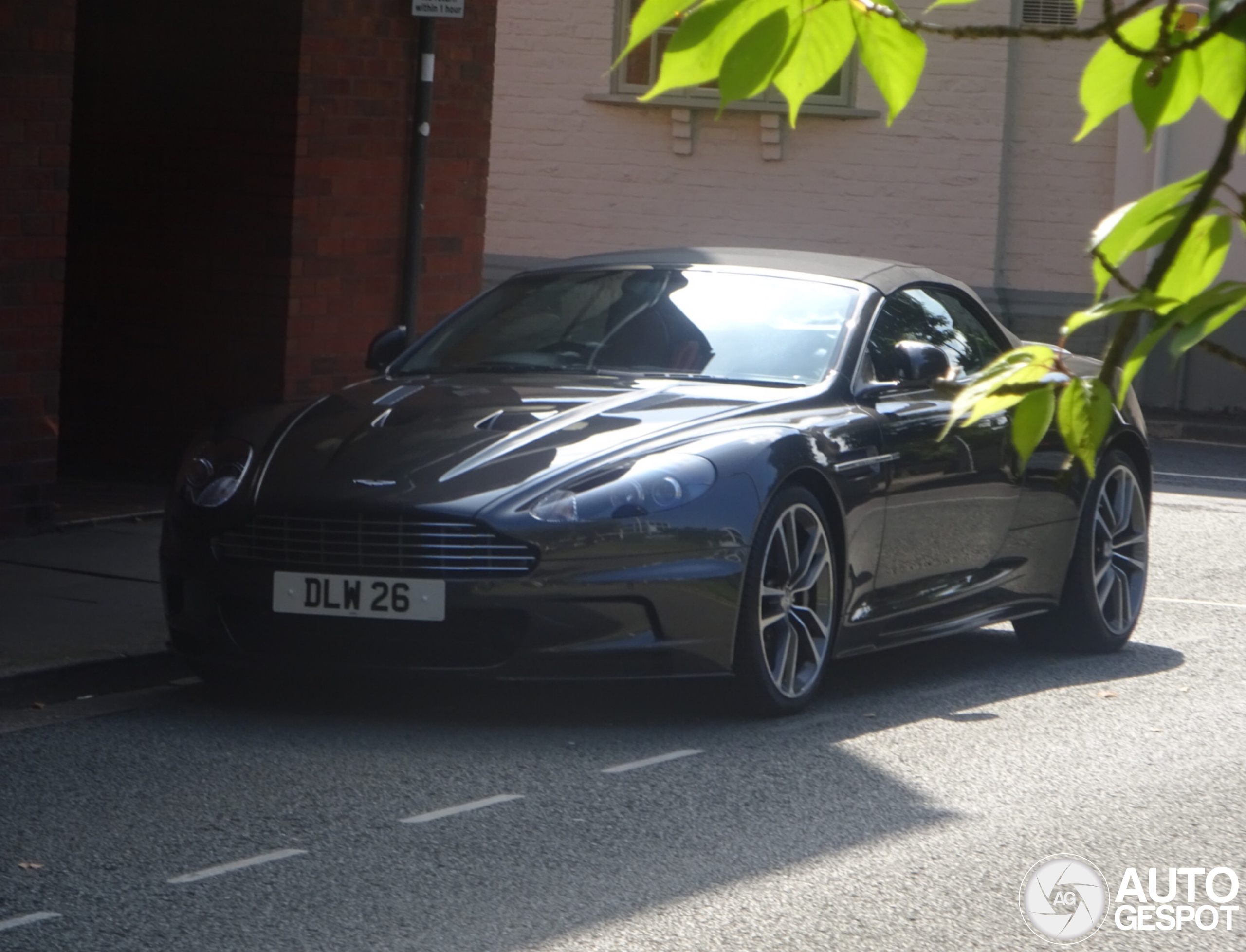 Aston Martin DBS Volante