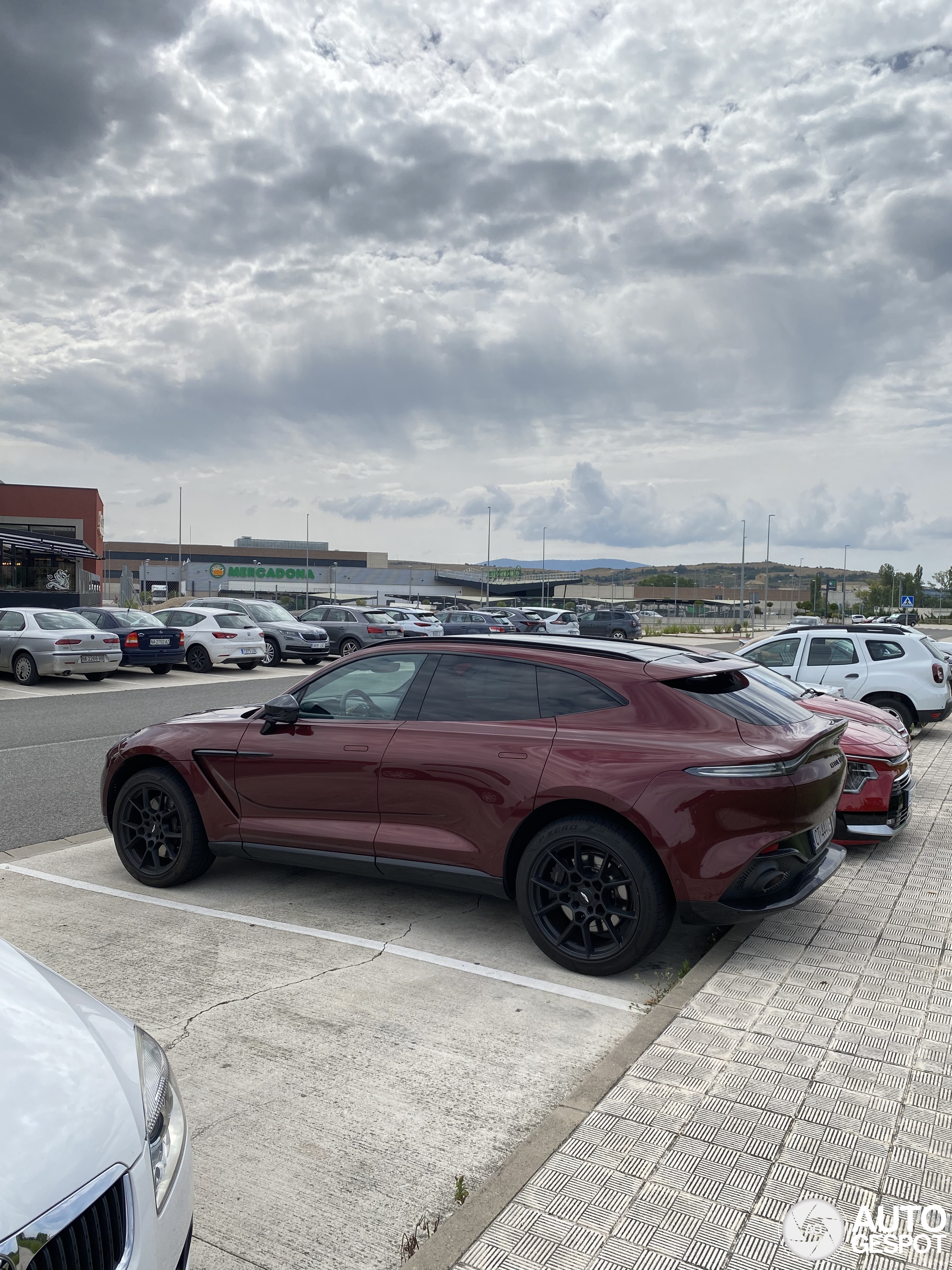 Aston Martin DBX