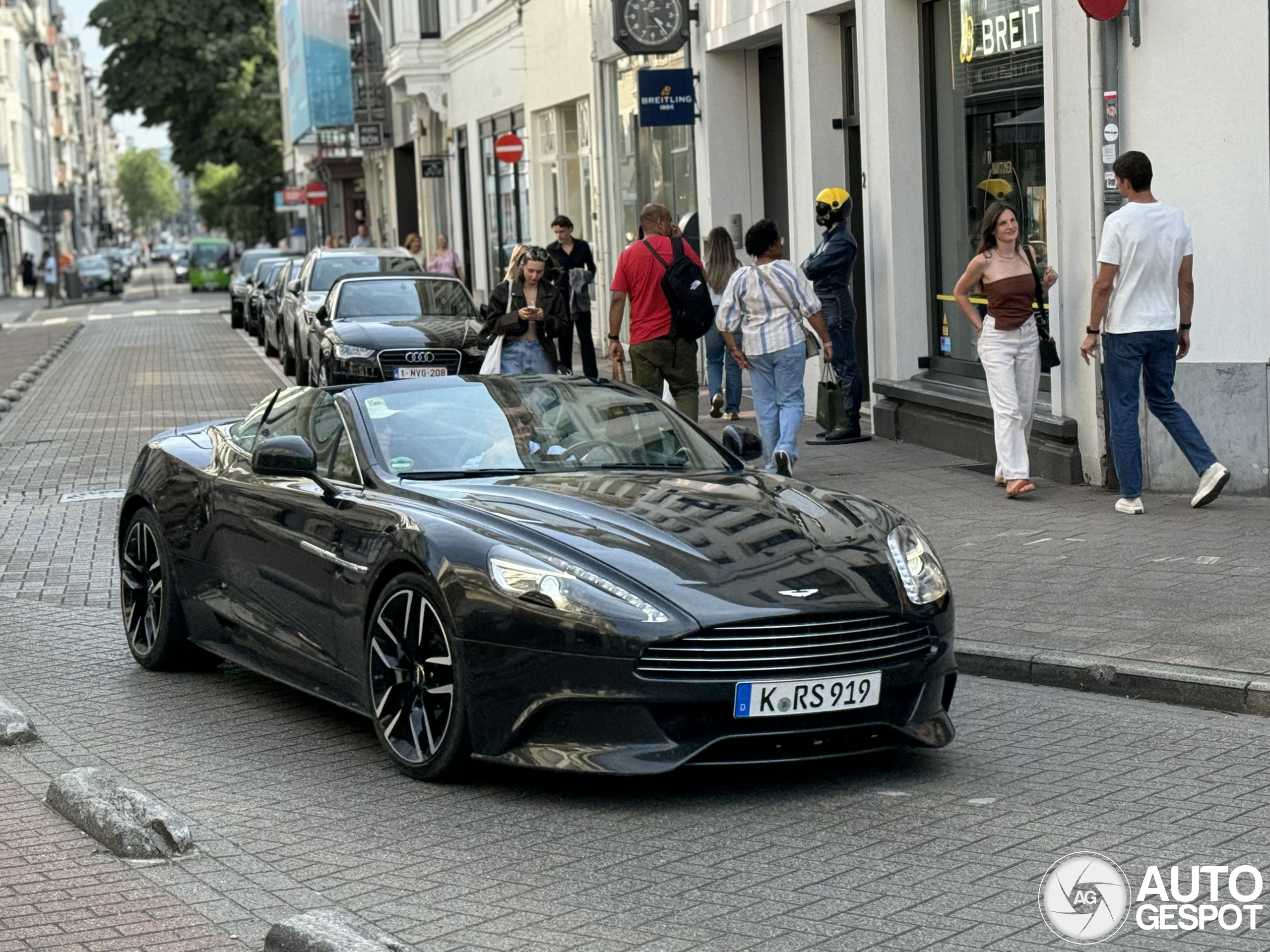 Aston Martin Vanquish Volante