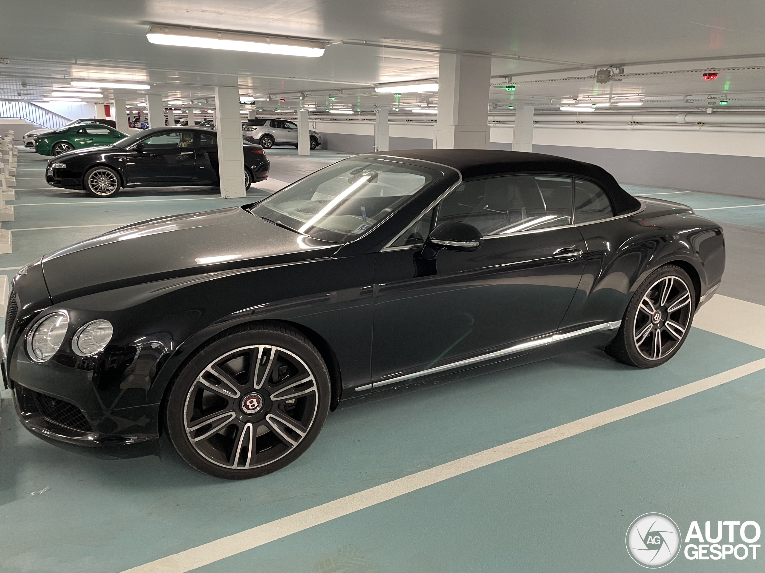 Bentley Continental GTC V8