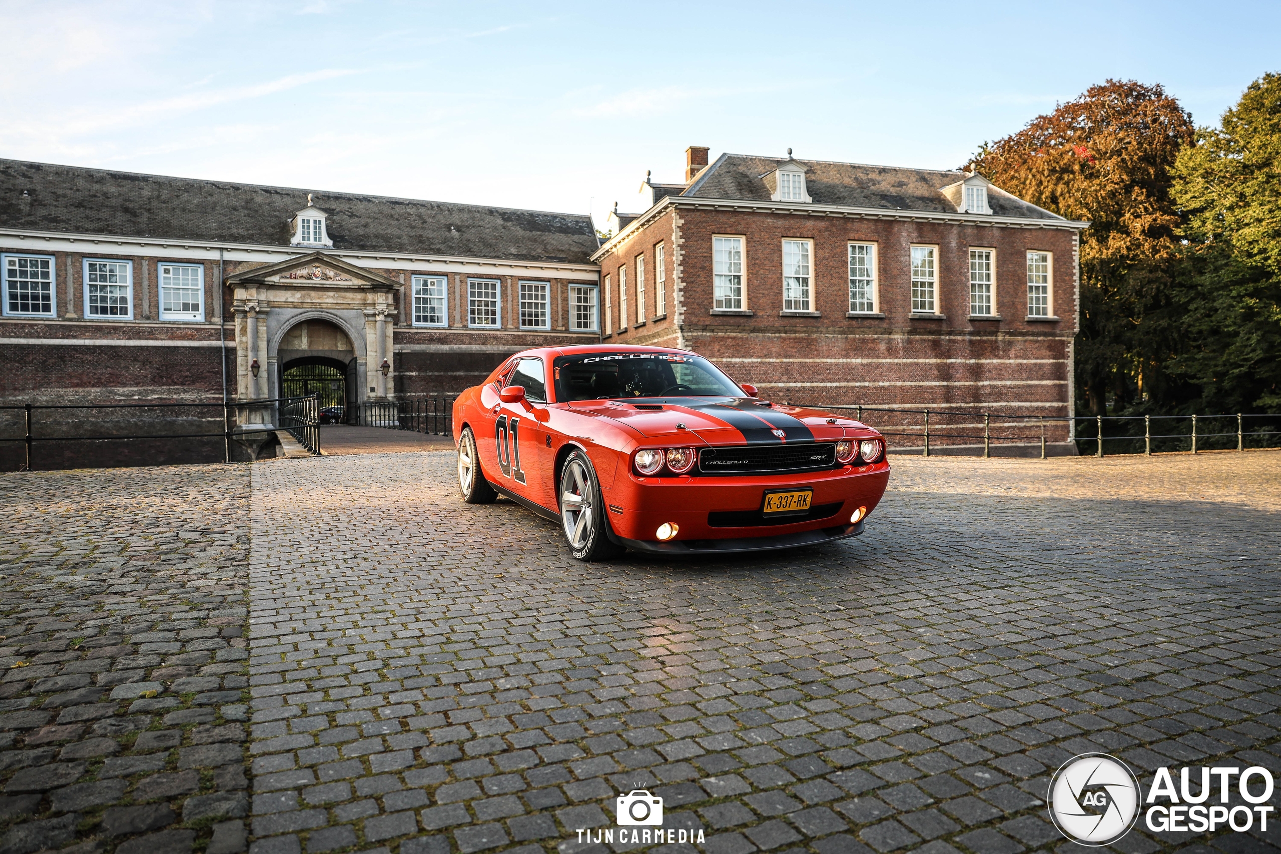 Dodge Challenger SRT-8