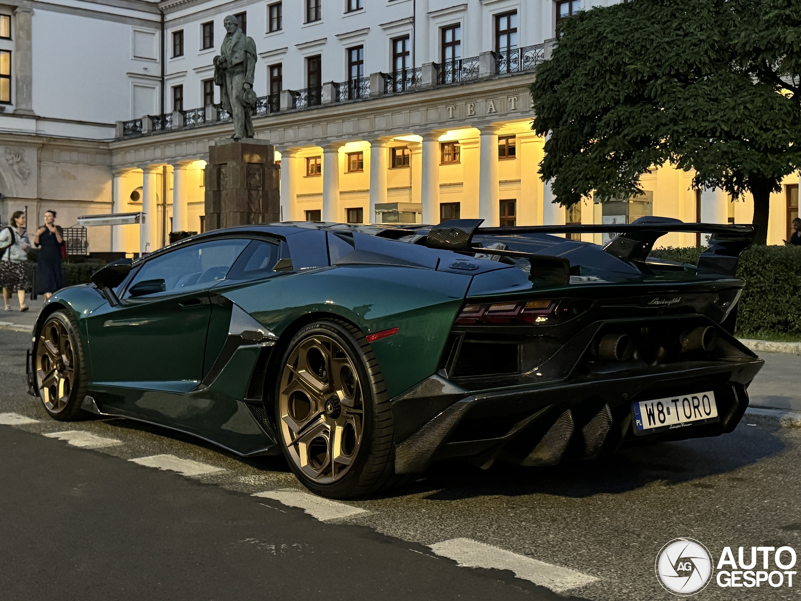 Lamborghini Aventador LP700-4