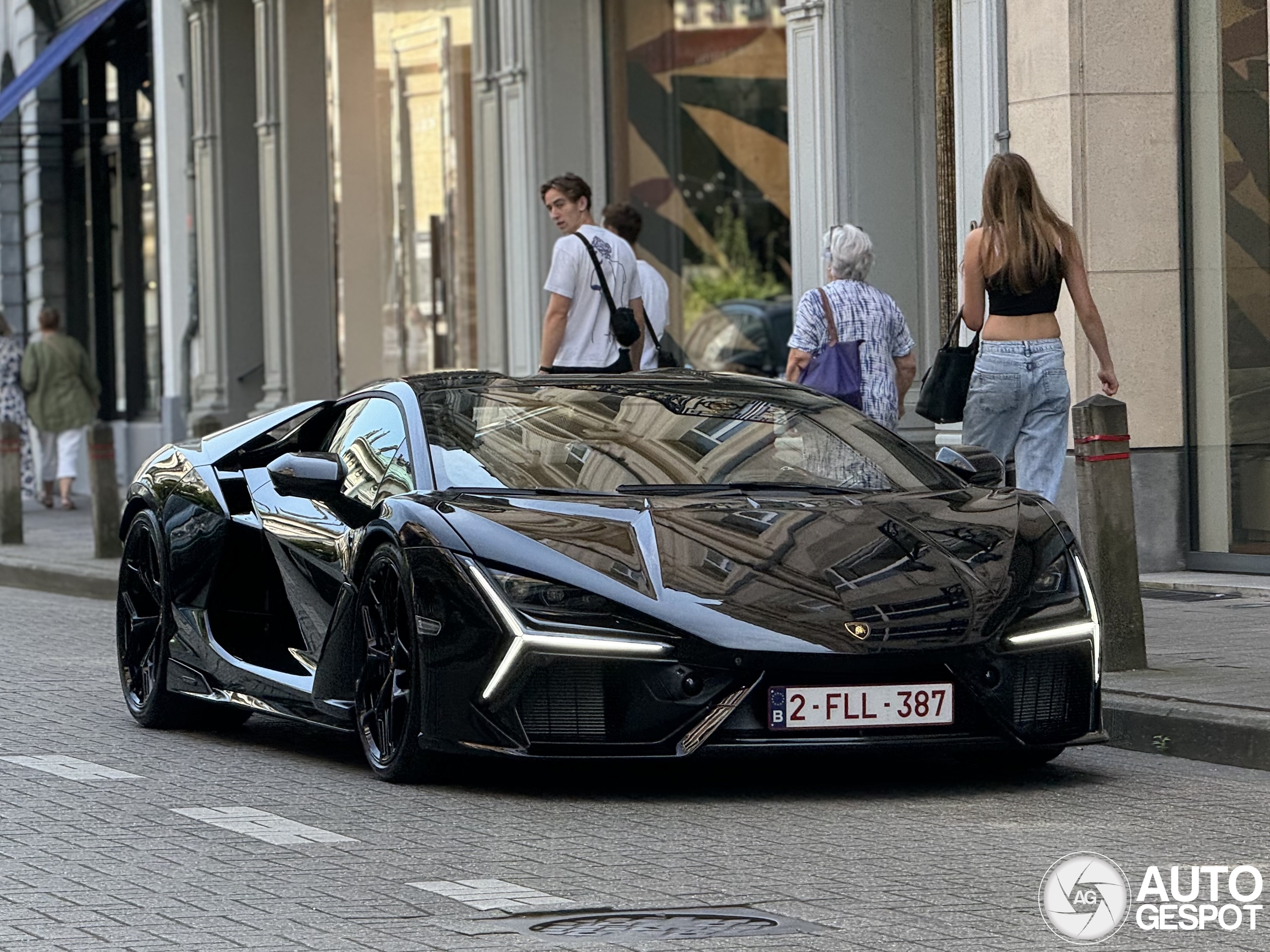 Lamborghini Revuelto