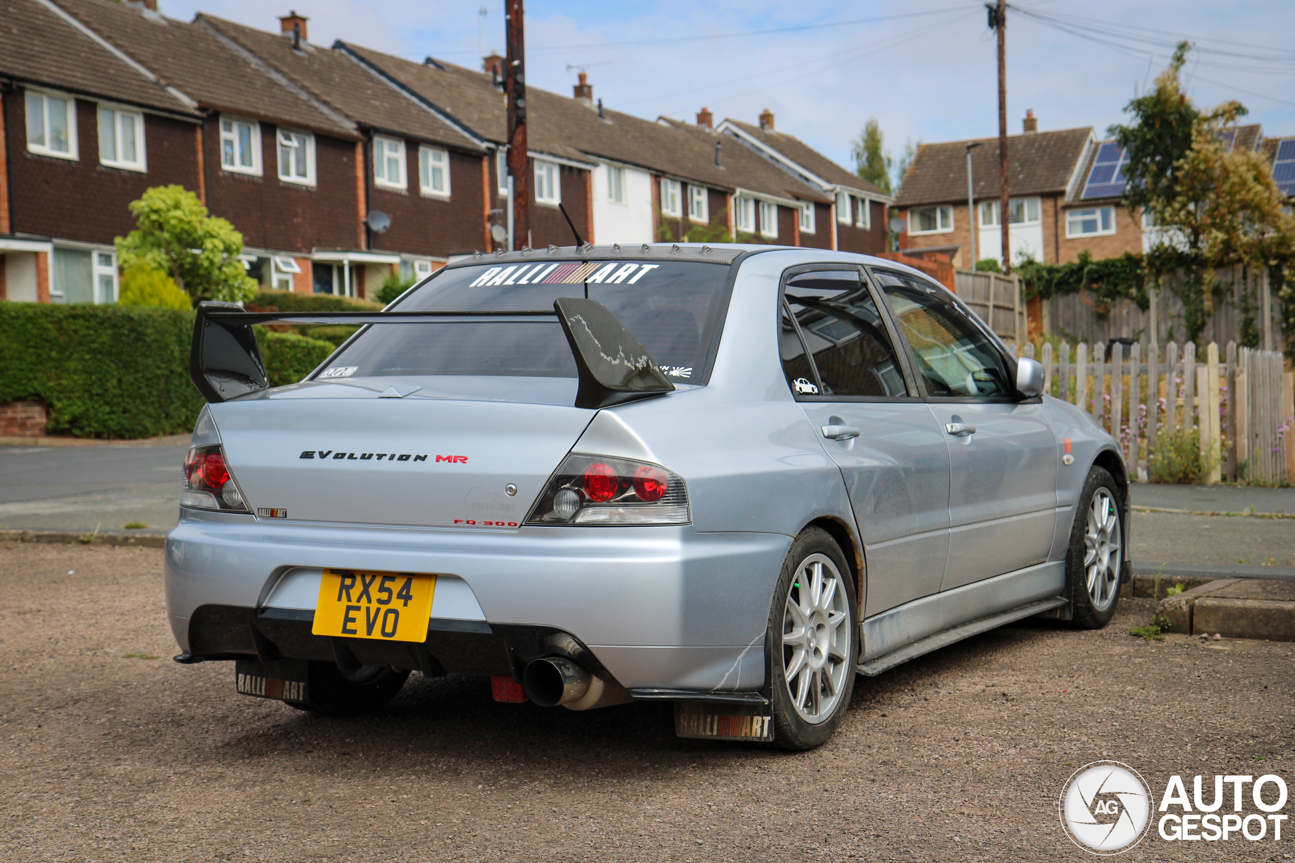 Mitsubishi Lancer Evolution VIII MR FQ-300 RalliArt