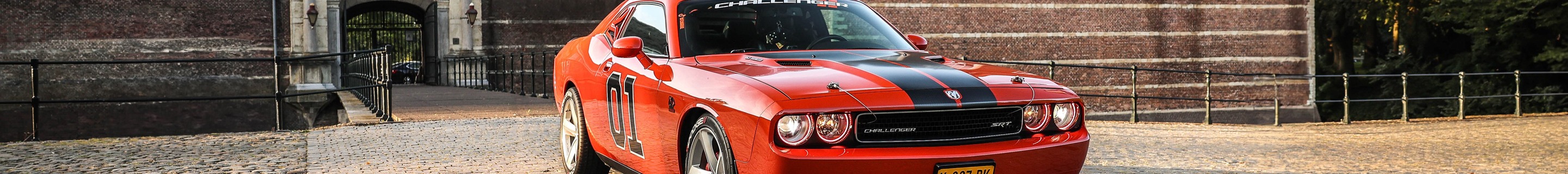 Dodge Challenger SRT-8