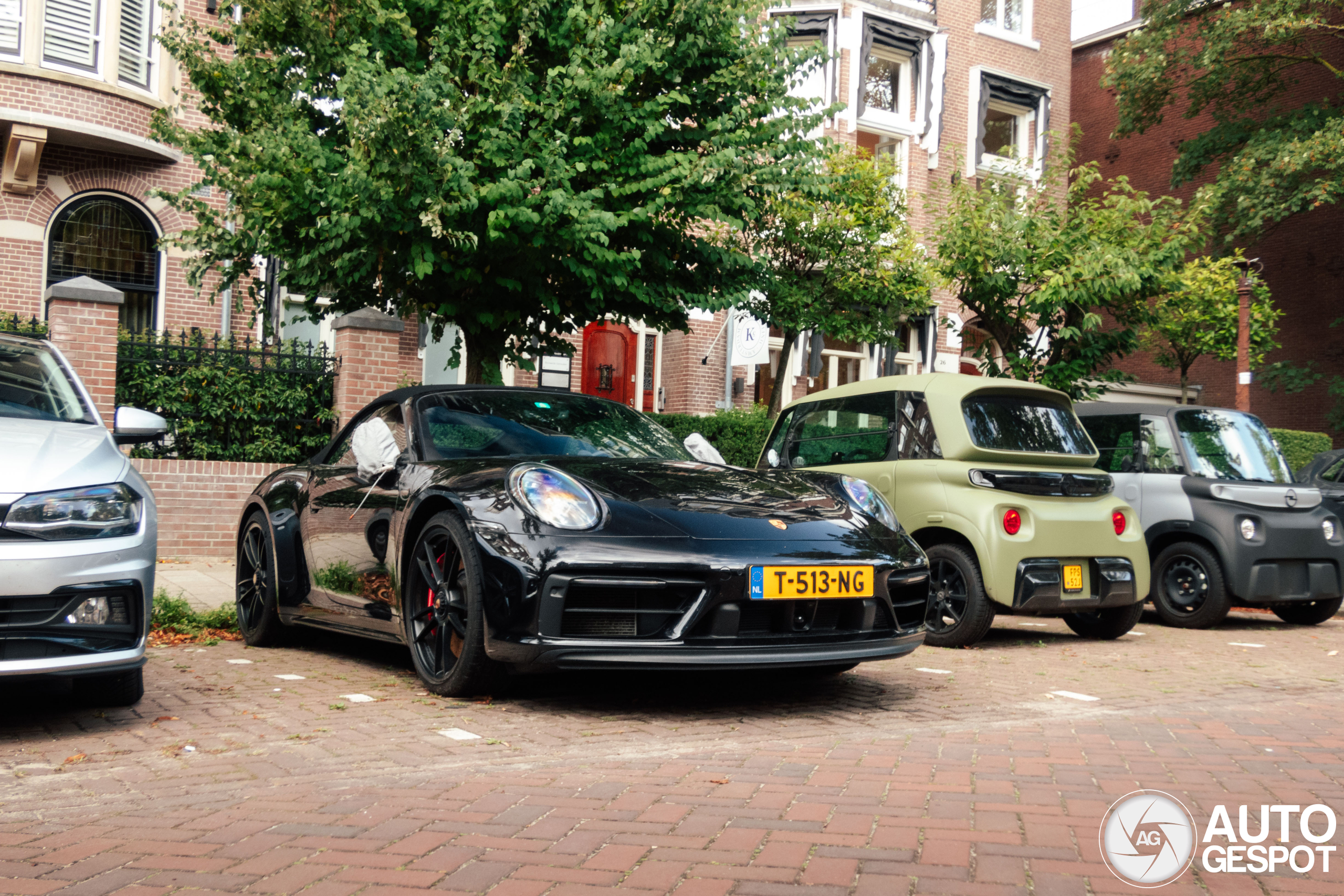 Porsche 992 Carrera 4 GTS Cabriolet