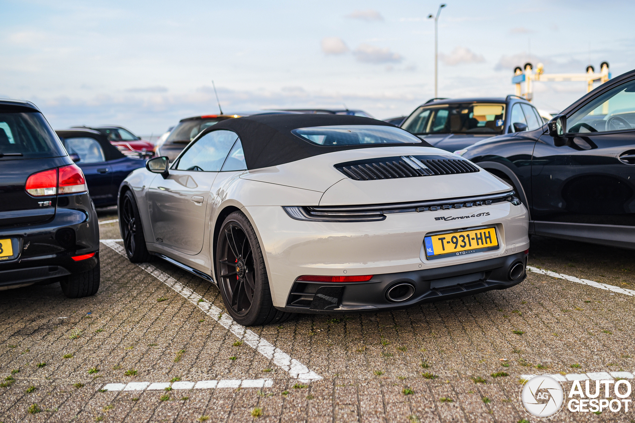 Porsche 992 Carrera 4 GTS Cabriolet