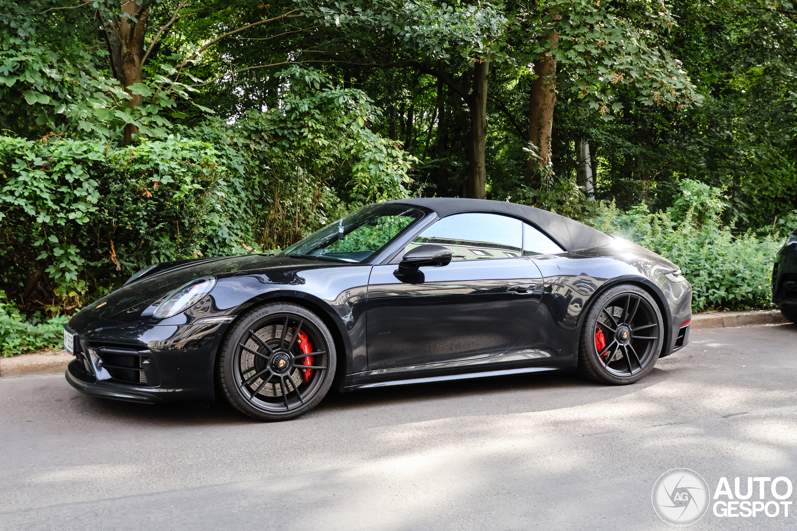 Porsche 992 Carrera 4 GTS Cabriolet