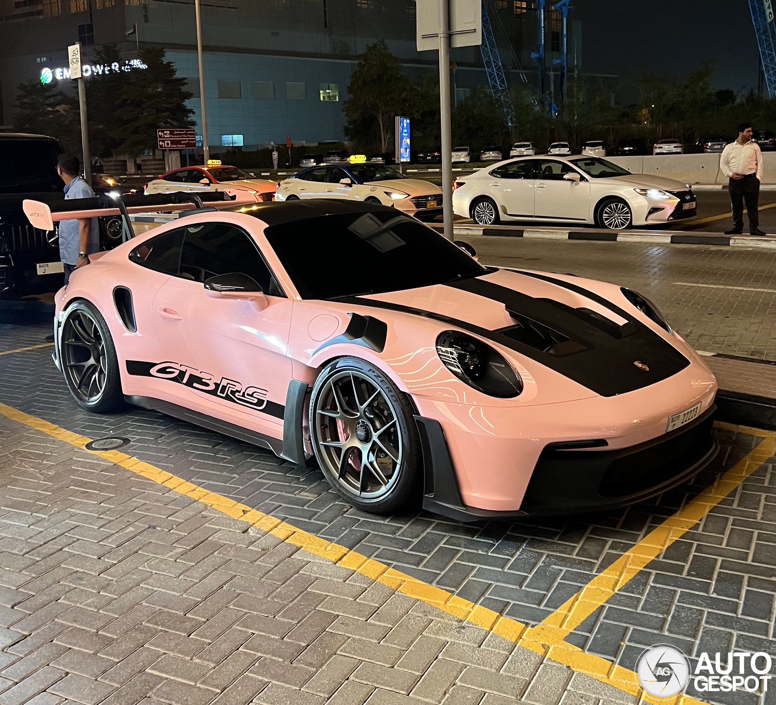 Porsche 992 GT3 RS Weissach Package