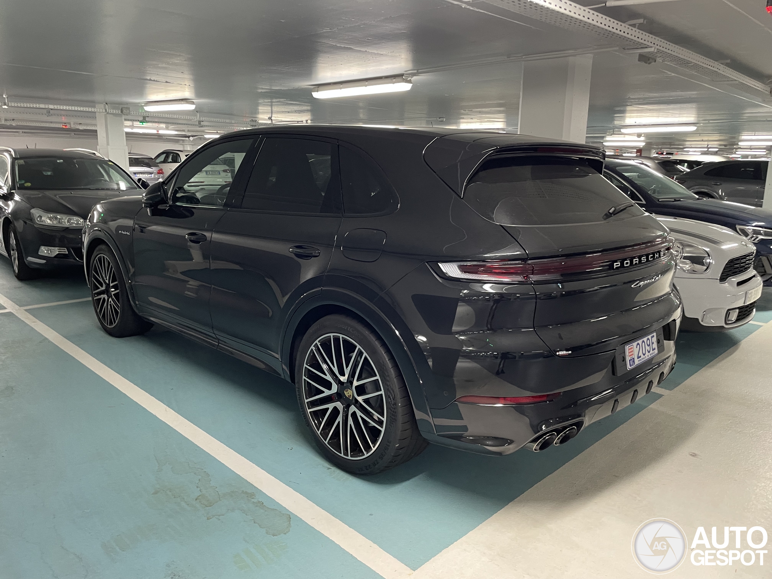 Porsche 9YA Cayenne Turbo E-Hybrid