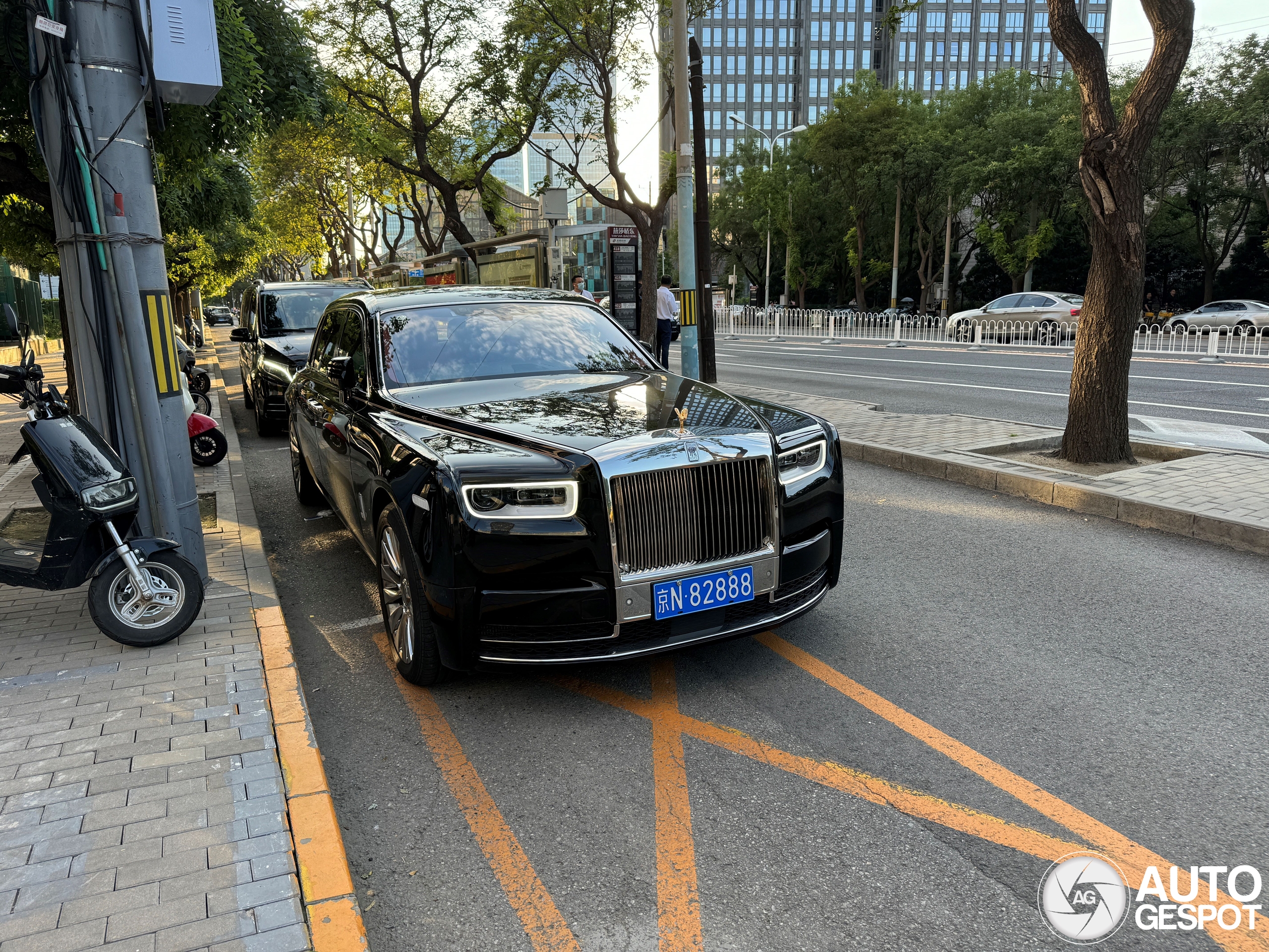 Rolls-Royce Phantom VIII EWB