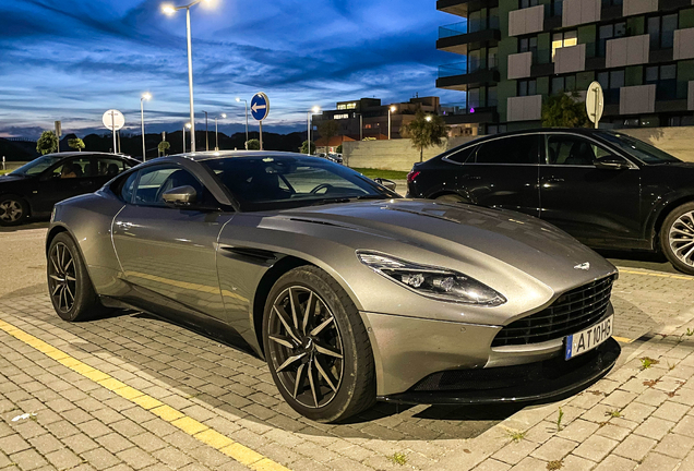 Aston Martin DB11