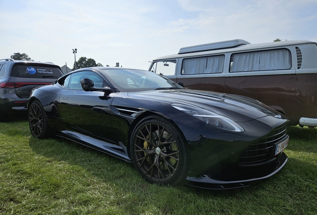 Aston Martin DB12