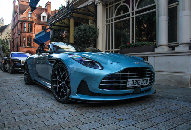 Aston Martin DB12 Volante