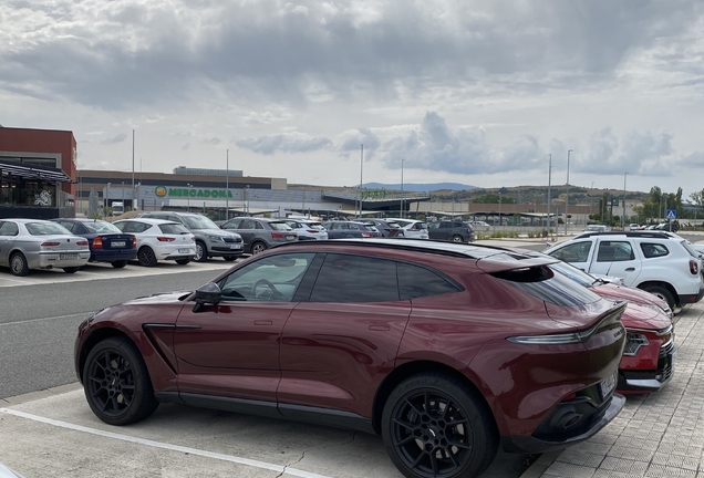 Aston Martin DBX