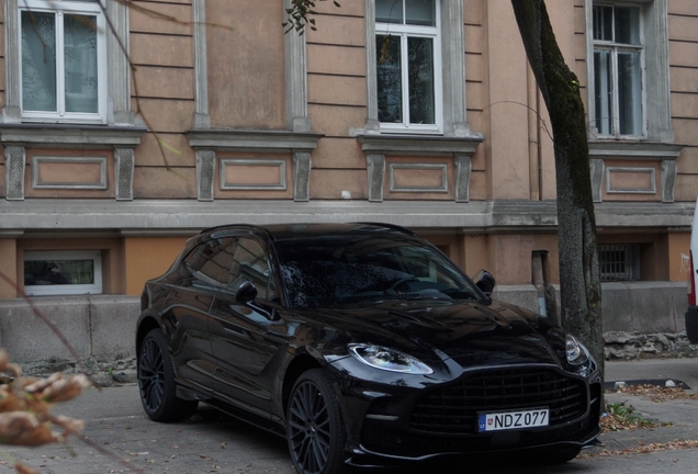 Aston Martin DBX707