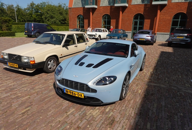 Aston Martin V12 Vantage