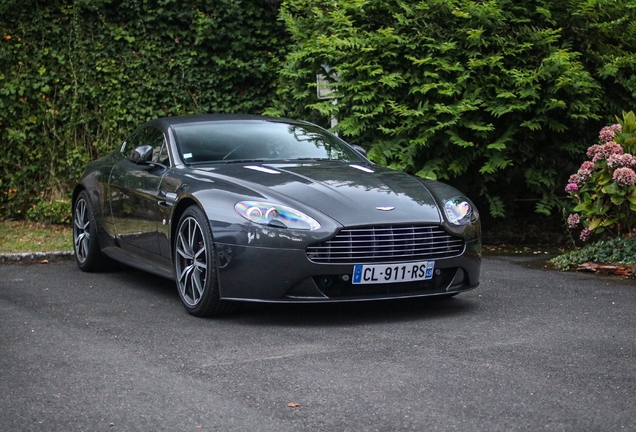 Aston Martin V8 Vantage 2012