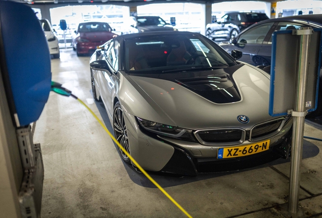 BMW i8 Roadster