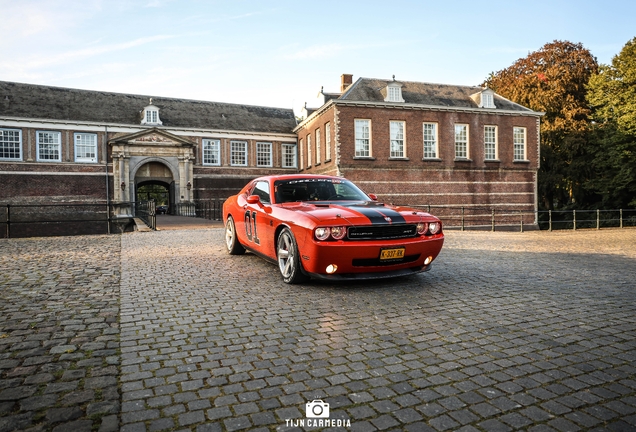 Dodge Challenger SRT-8