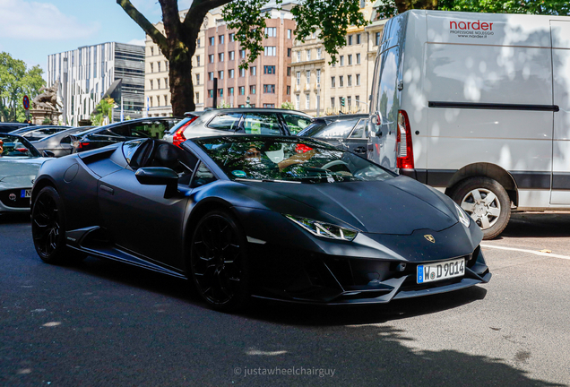 Lamborghini Huracán LP640-4 EVO Spyder