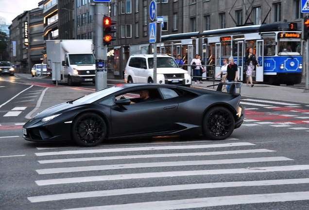 Lamborghini Huracán LP640-4 Performante