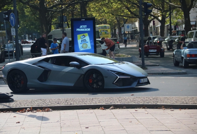 Lamborghini Revuelto