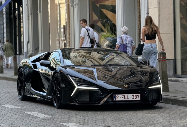 Lamborghini Revuelto