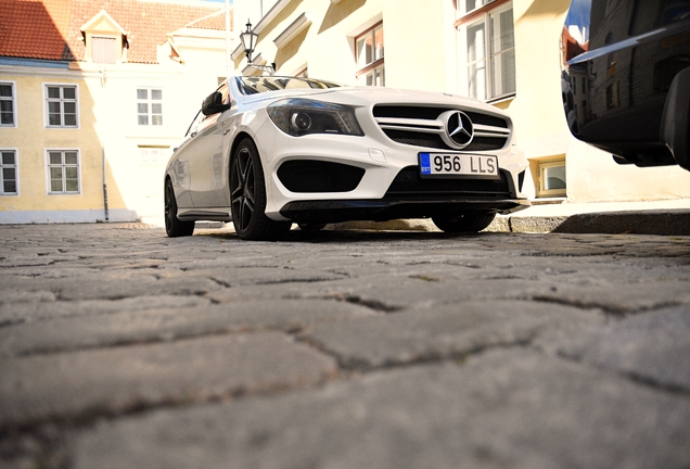 Mercedes-Benz CLA 45 AMG C117