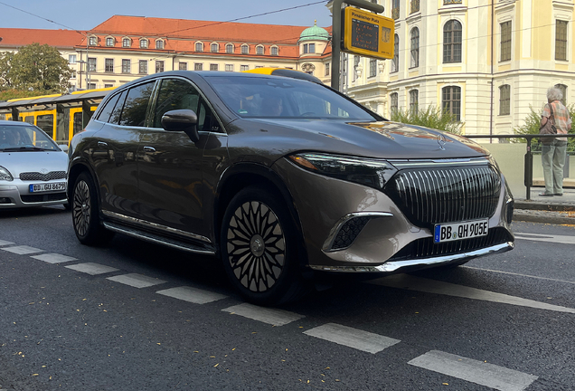 Mercedes-Maybach EQS 680 SUV