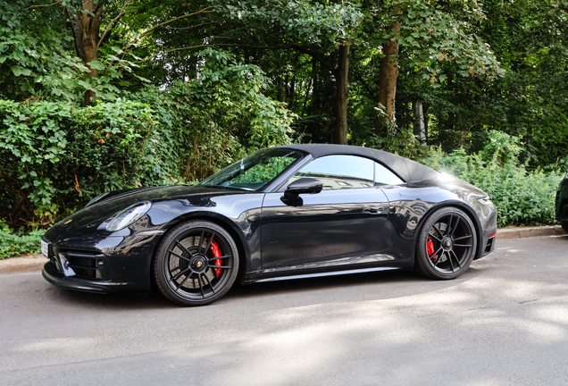 Porsche 992 Carrera 4 GTS Cabriolet