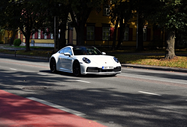 Porsche 992 Carrera 4S