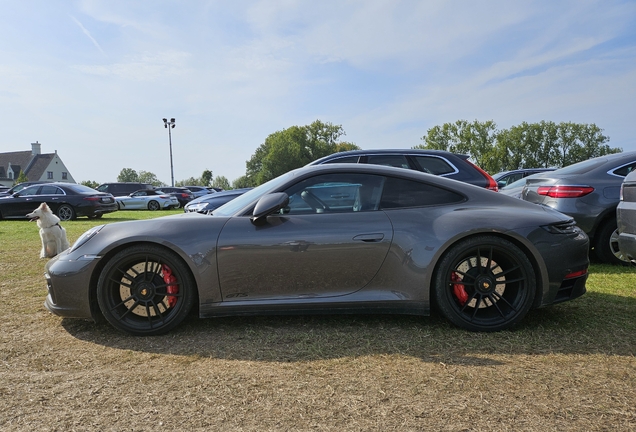 Porsche 992 Carrera GTS