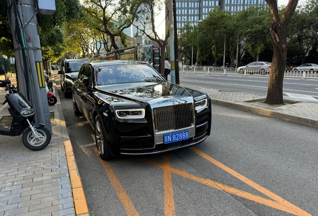 Rolls-Royce Phantom VIII EWB