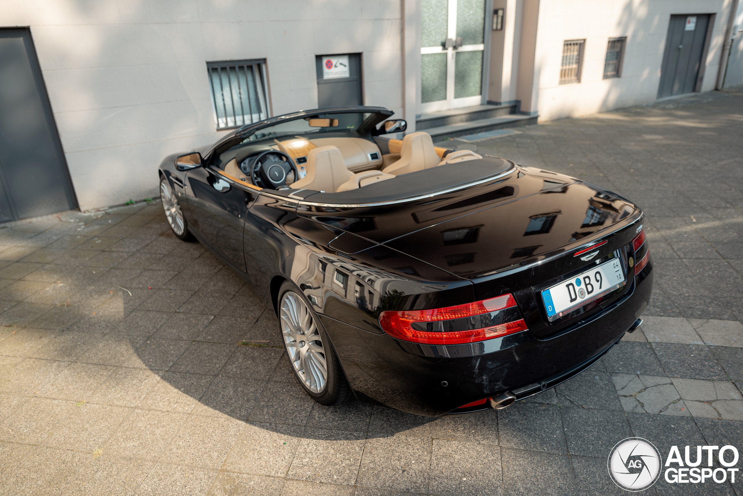 Aston Martin DB9 Volante