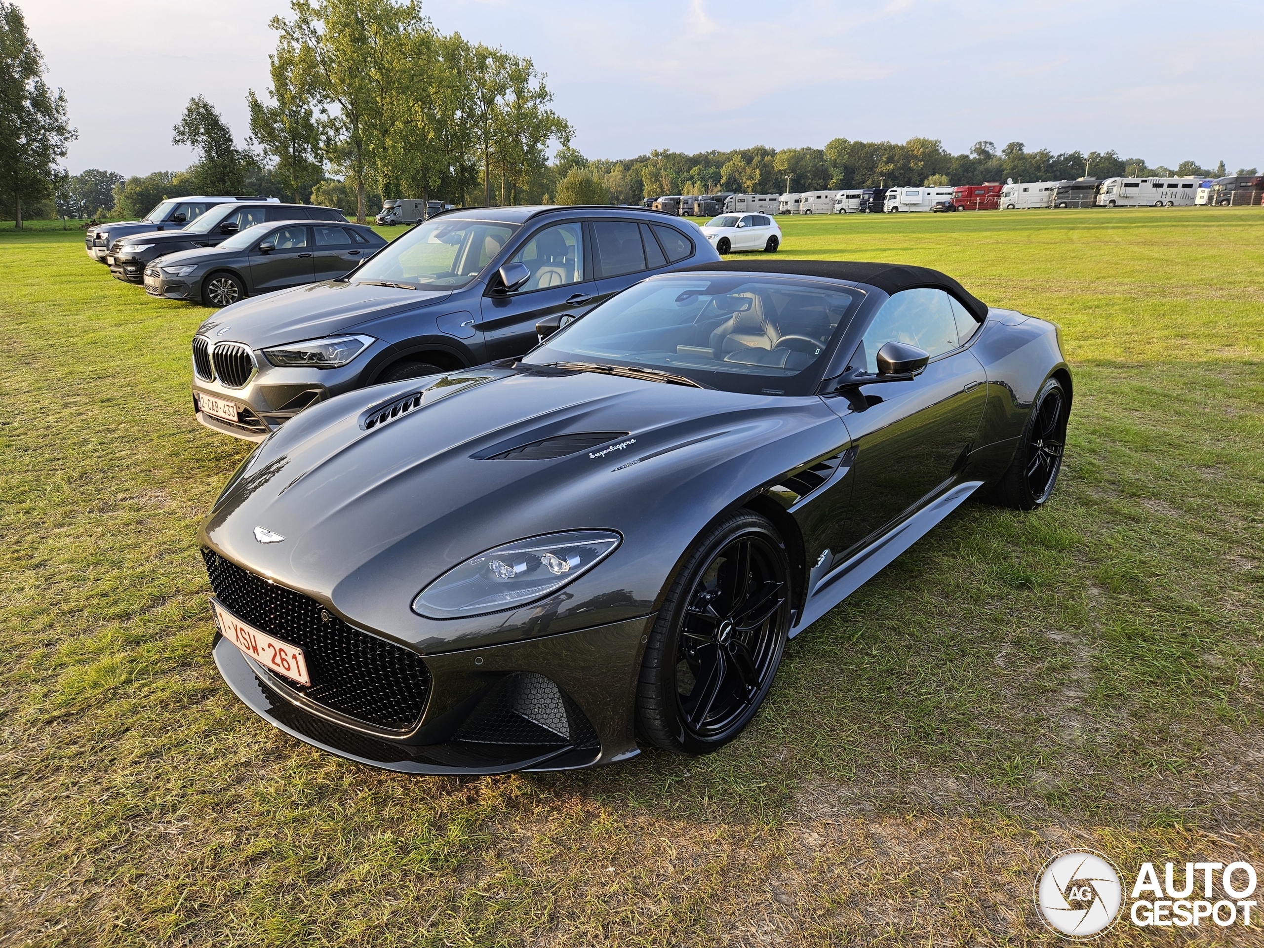 Aston Martin DBS Superleggera Volante