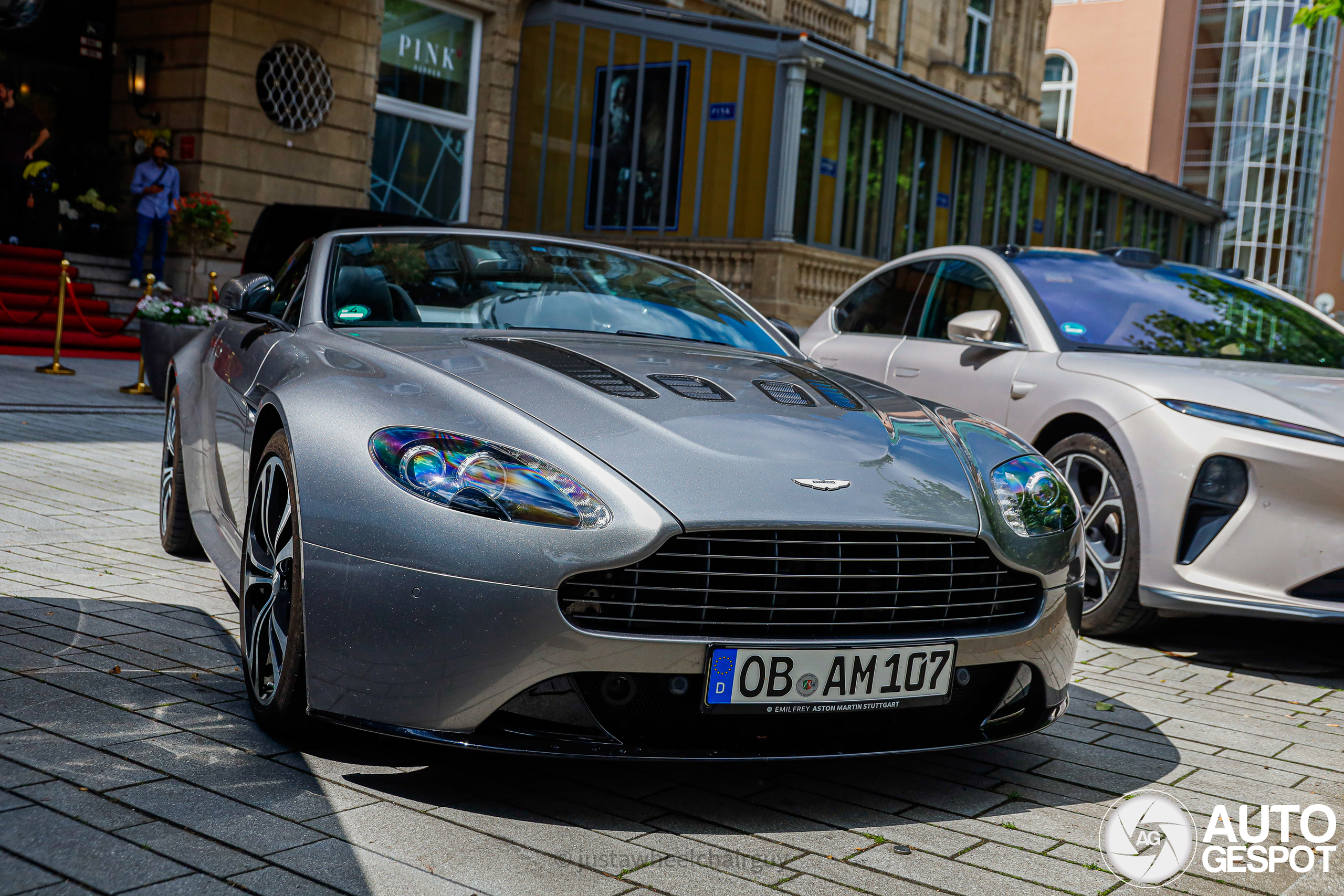 Aston Martin V12 Vantage Roadster