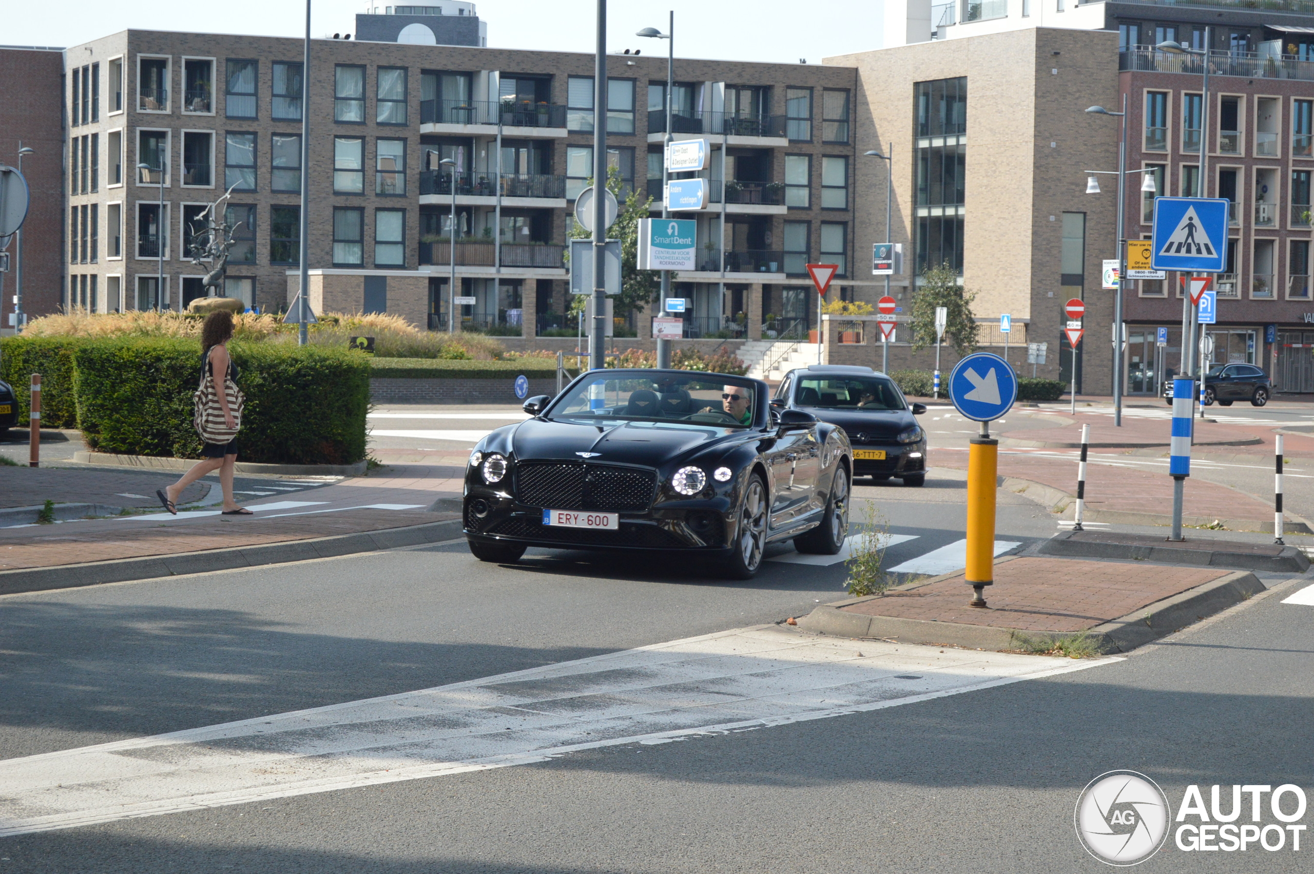 Bentley Continental GTC V8 S 2023