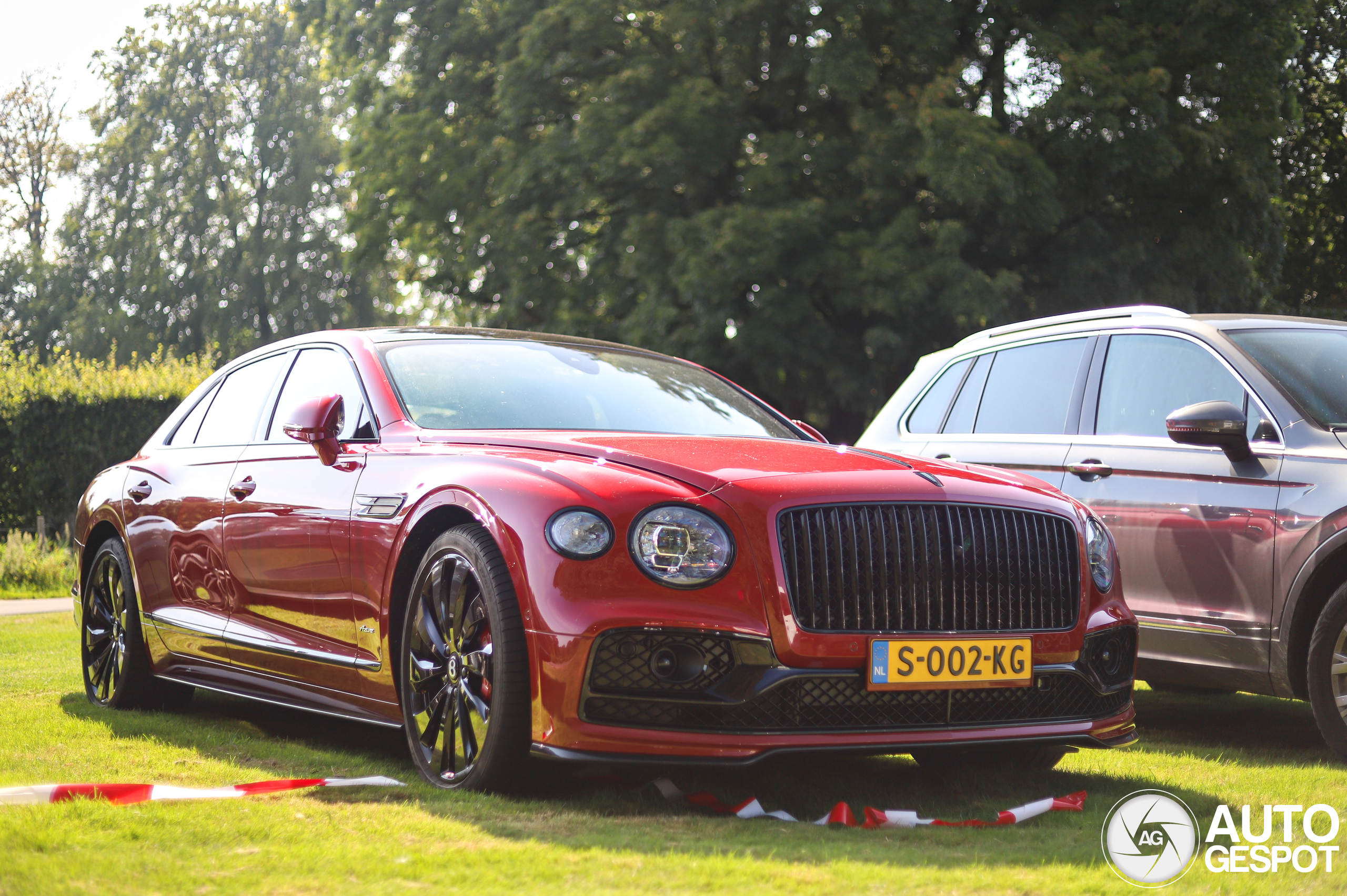 Bentley Flying Spur Hybrid Azure