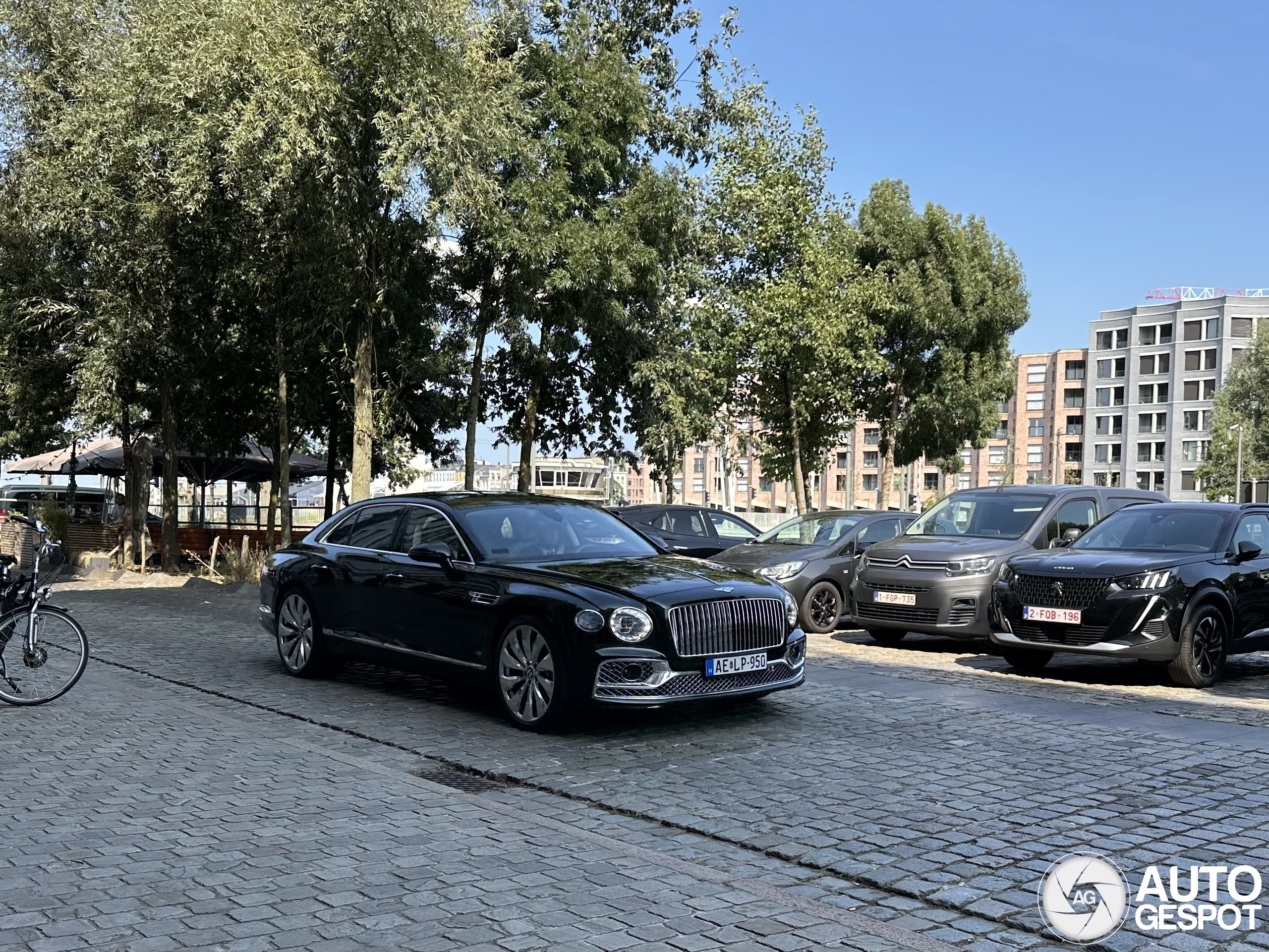 Bentley Flying Spur V8 2021