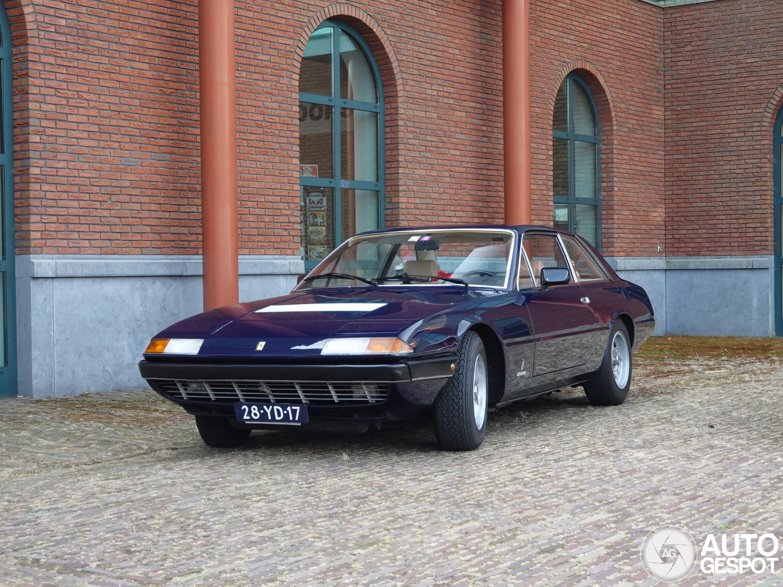 Ferrari 365 GT4 2+2