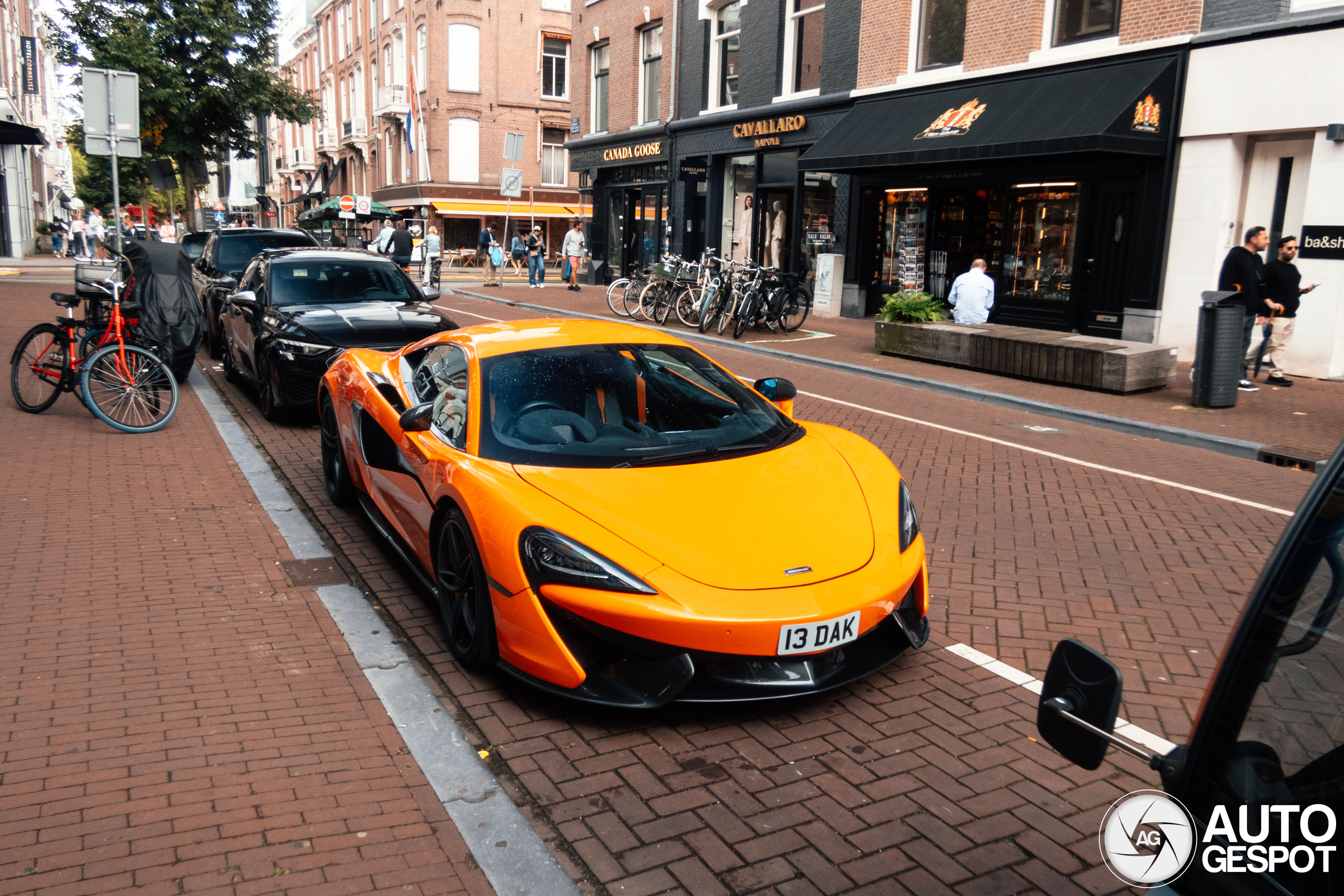 McLaren 570S